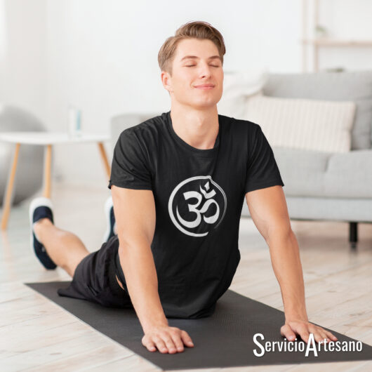 Camiseta negra con Om Hombre